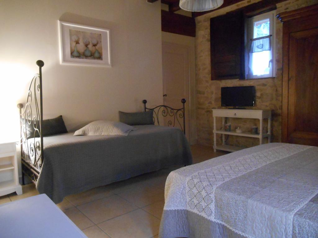 Les Chambres d'Hôtes du Rouyre Réalmont Extérieur photo